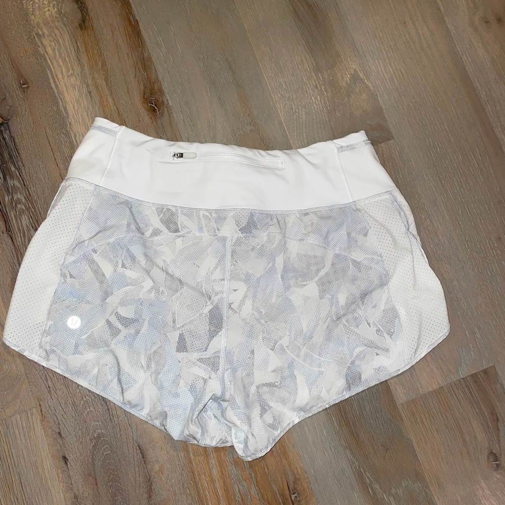 LULULEMON SHORTS!